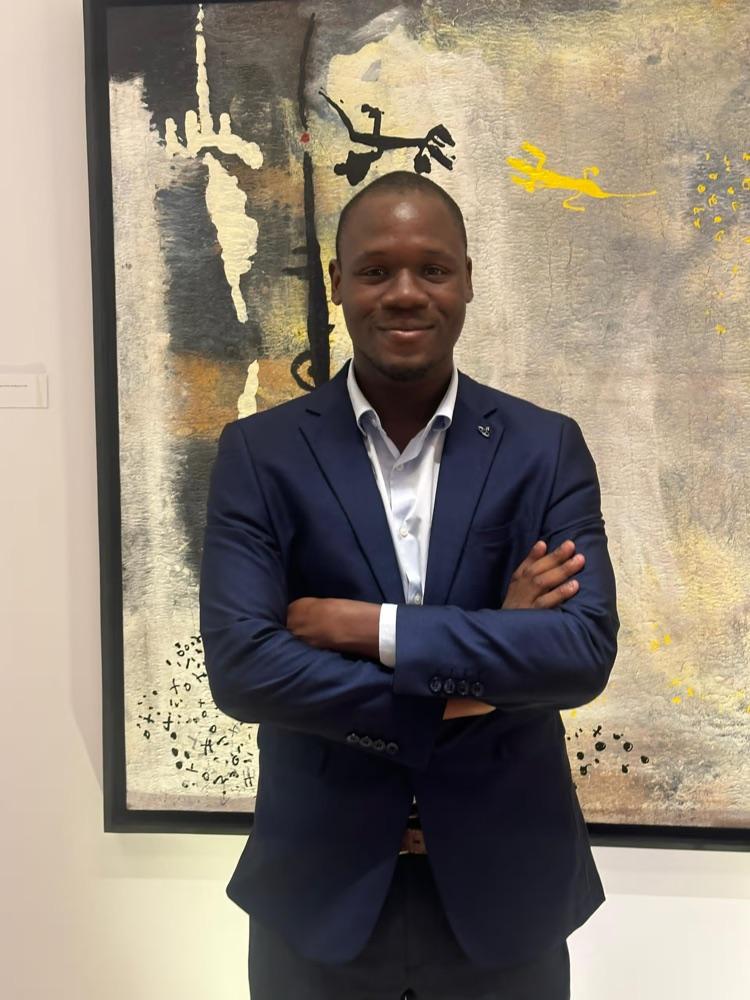 Elodias ADIMOU, qui conçoit et développe Cliquest